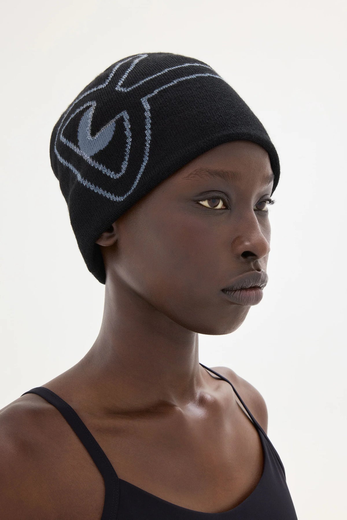 DVH006-Black_Grey_lifestyle_03