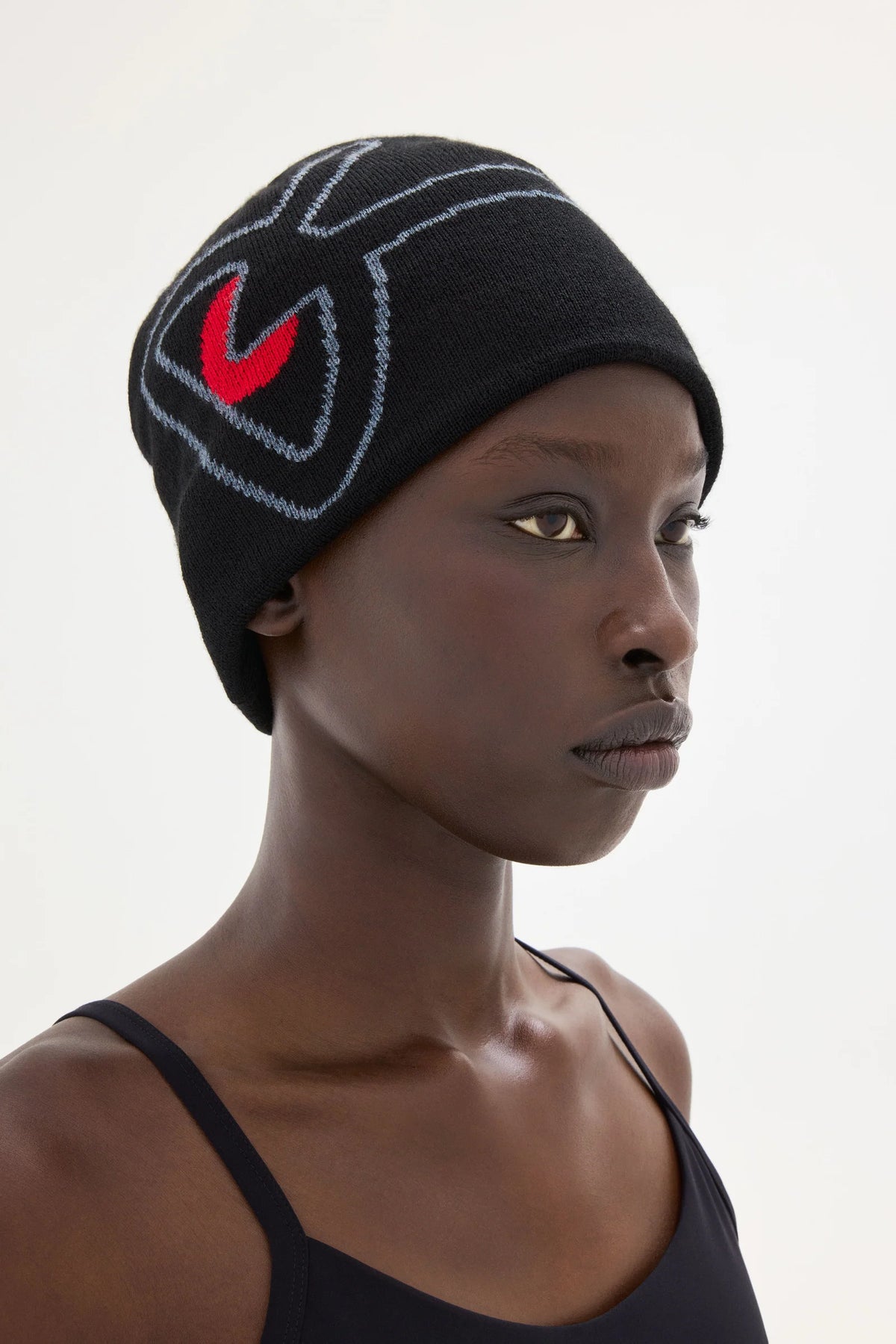 DVH006-Black_Red_lifestyle_04