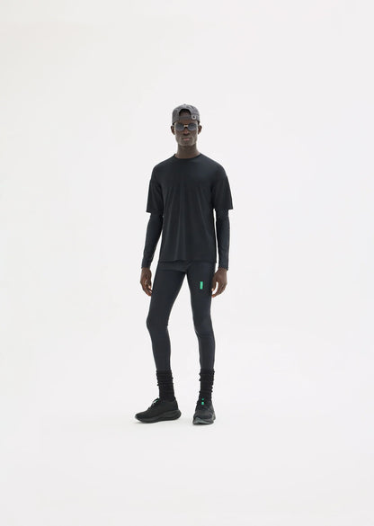 DV0148-A-Black_Black_lifestyle_03