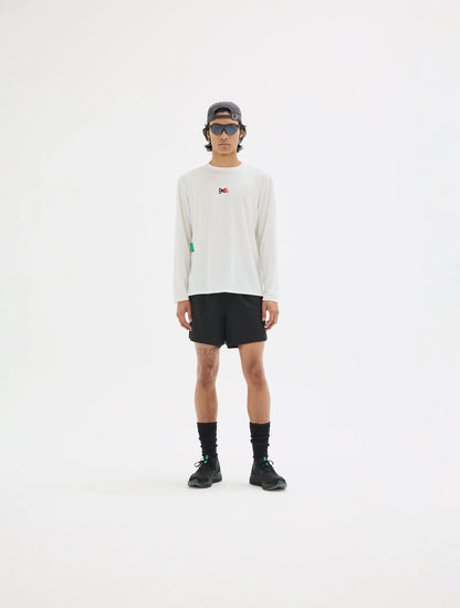 DV0101-A-Lunar White_lifestyle_03