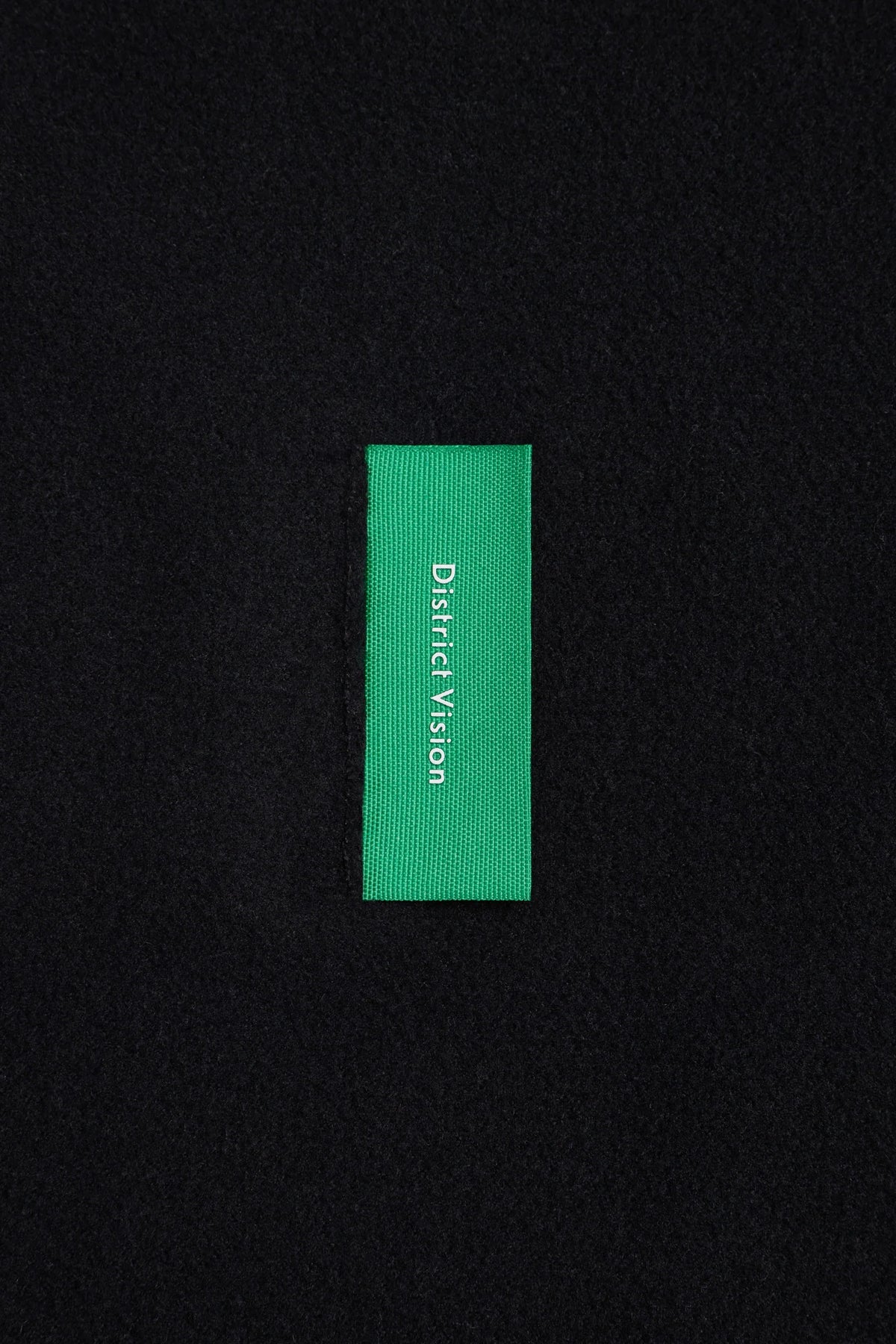 DV0146-A-Black_lifestyle_04