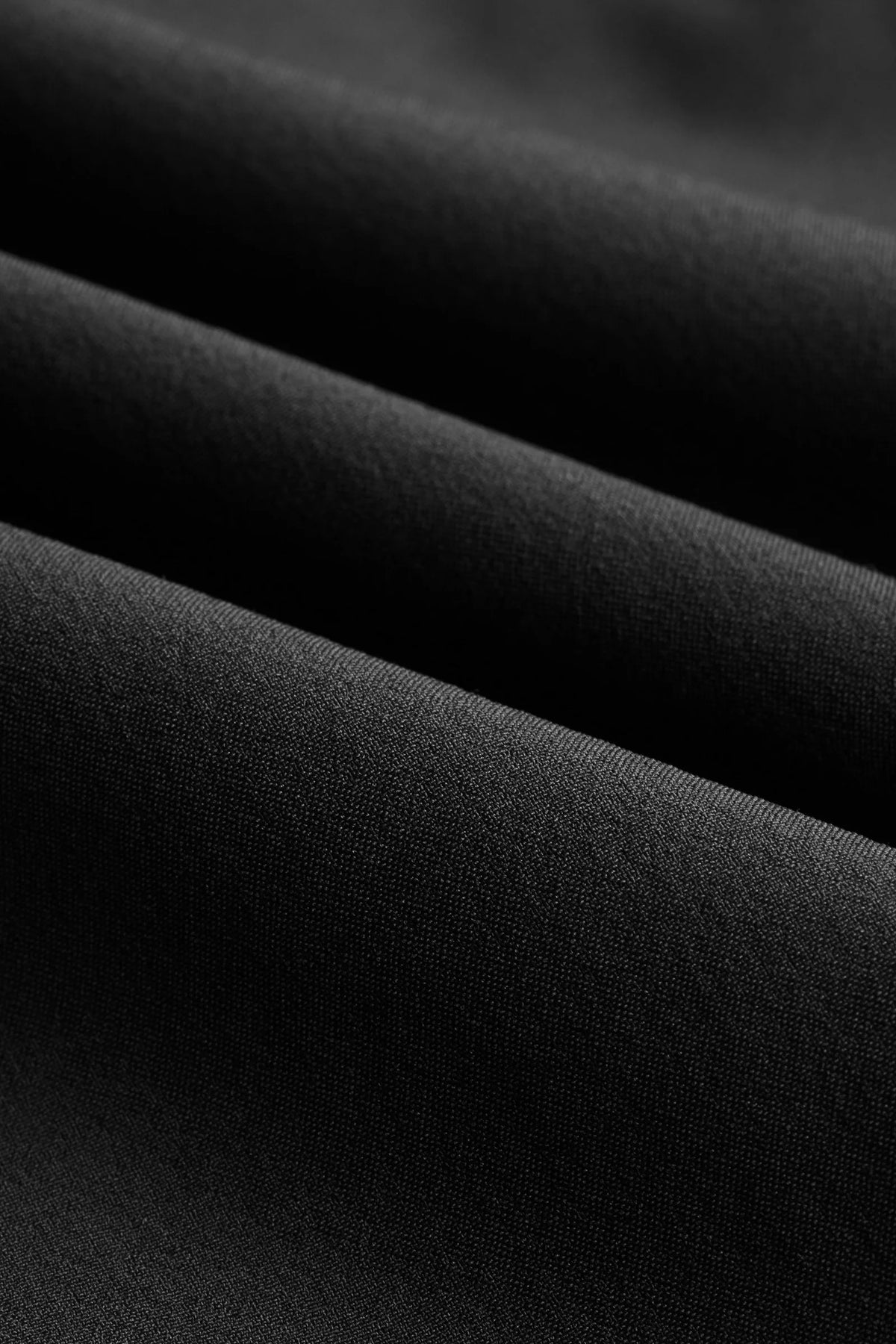 DV0110-A-Black_Black_lifestyle_04