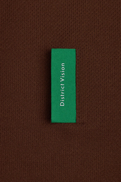 DV0148-A-Espresso_Black_lifestyle_04