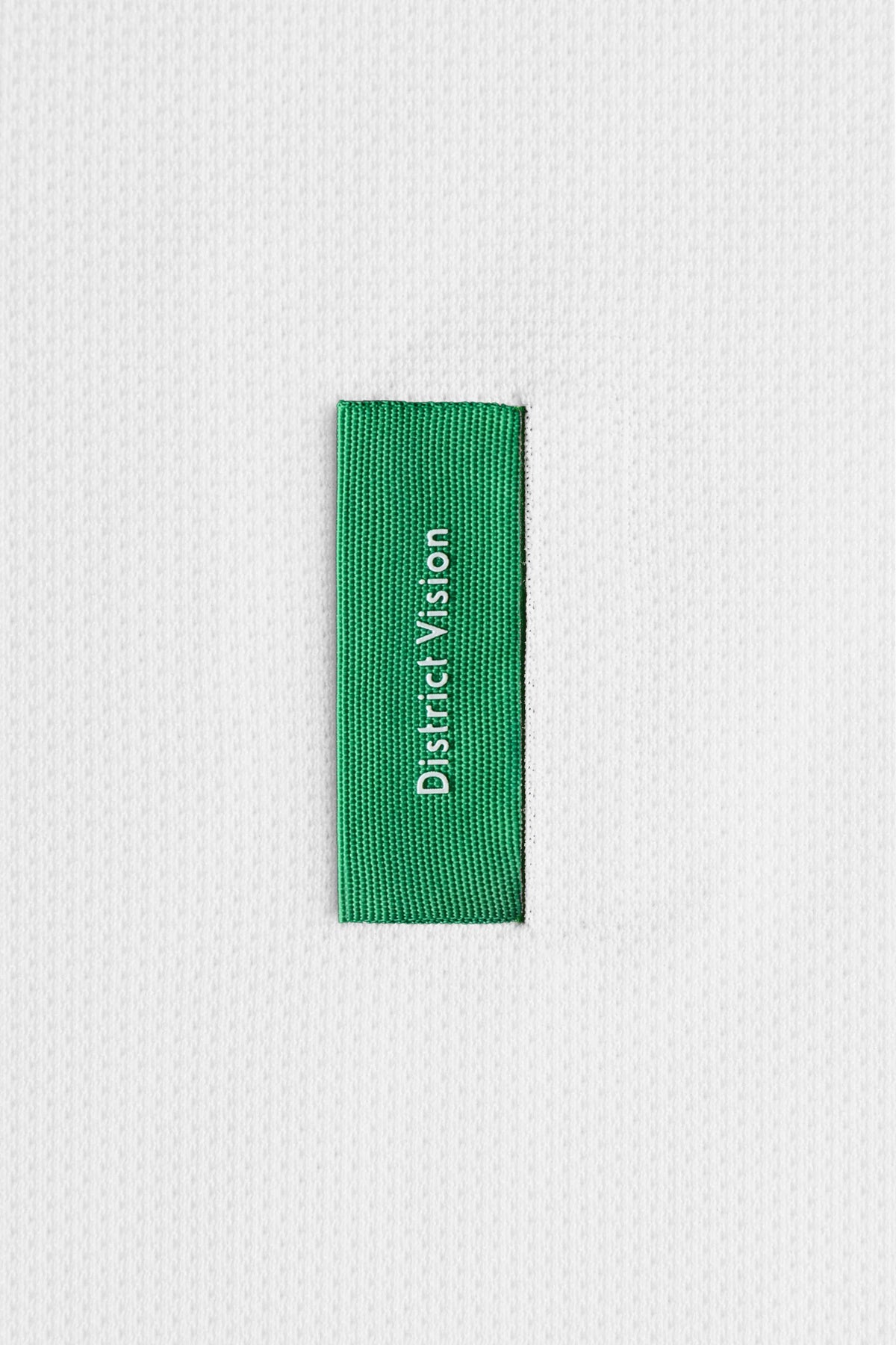 DV0101-A-Lunar White_lifestyle_04