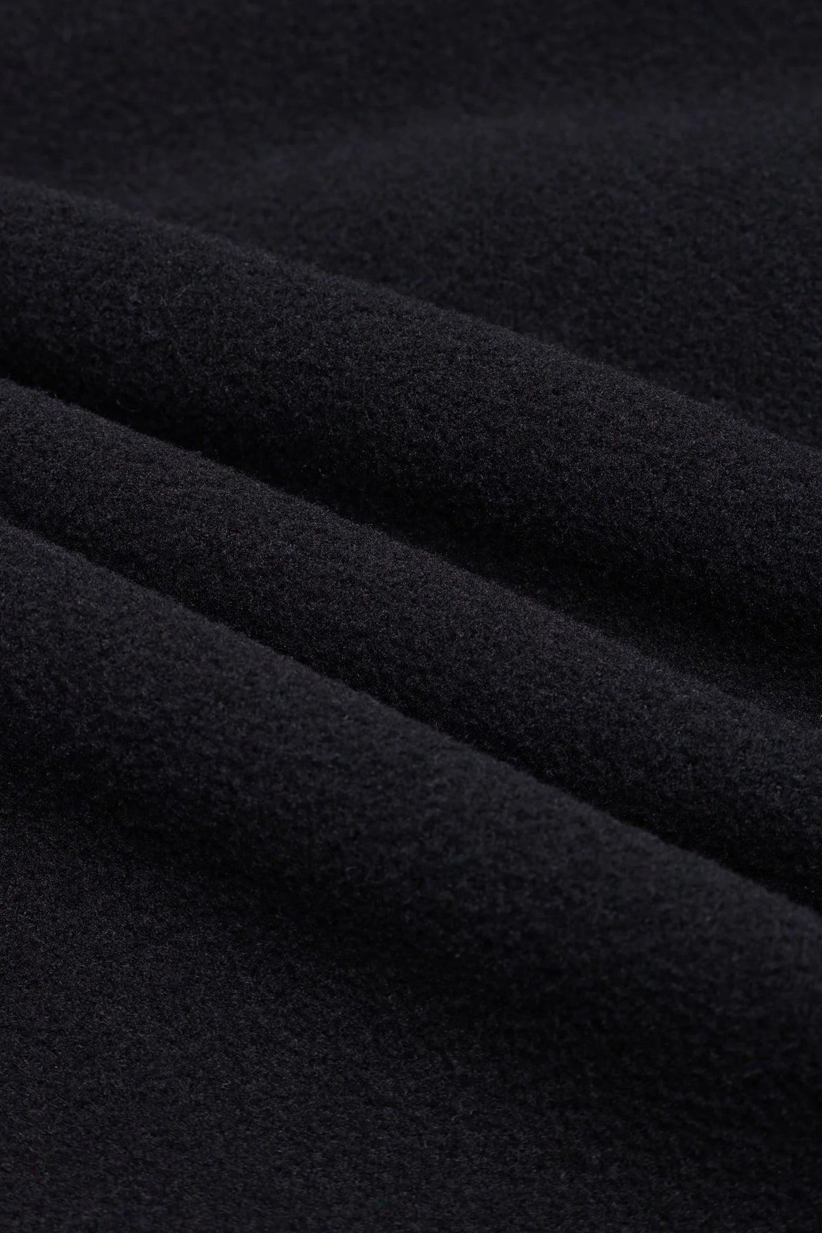 DV0146-A-Black_lifestyle_05