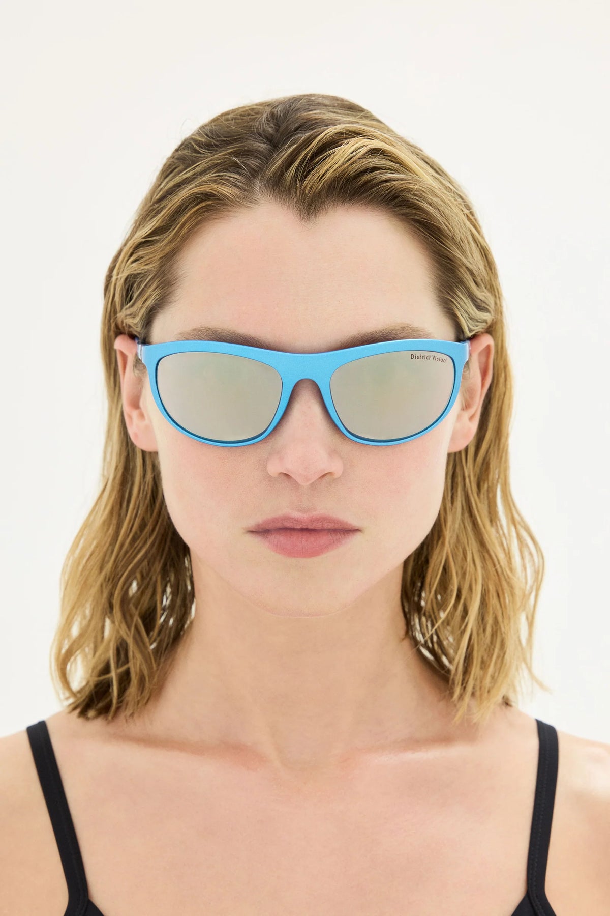 DVG004-Metallic Blue_D+ Copper Mirror_lifestyle_05