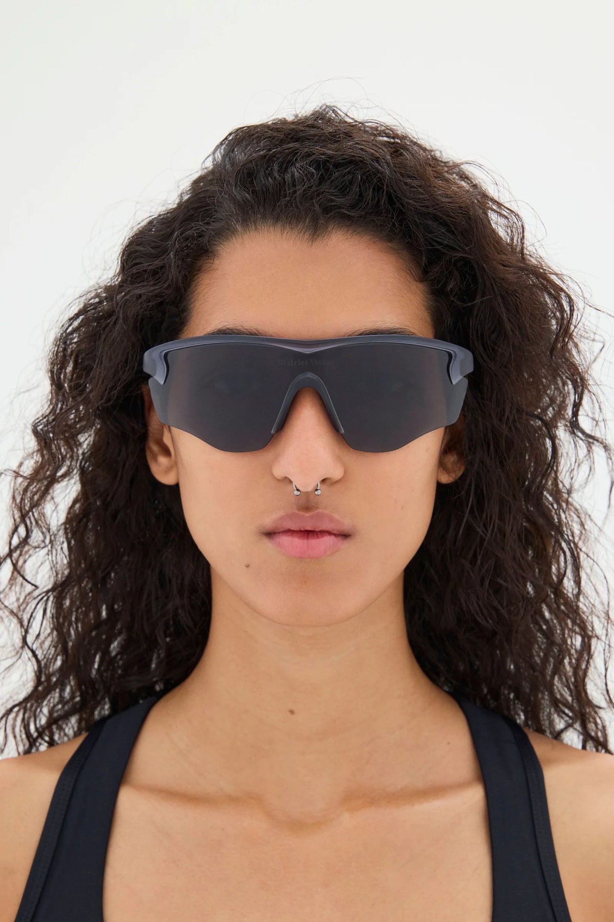 DVG003-Slate_D+ Onyx Mirror_lifestyle_05