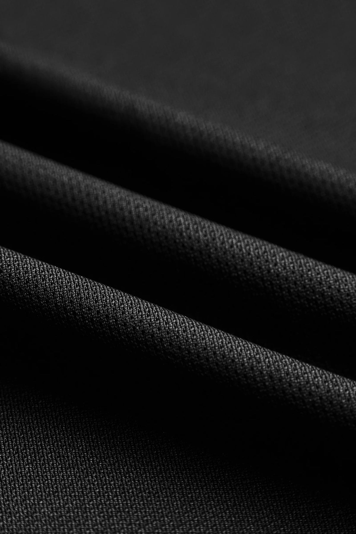 DV0101-A-Black_lifestyle_06