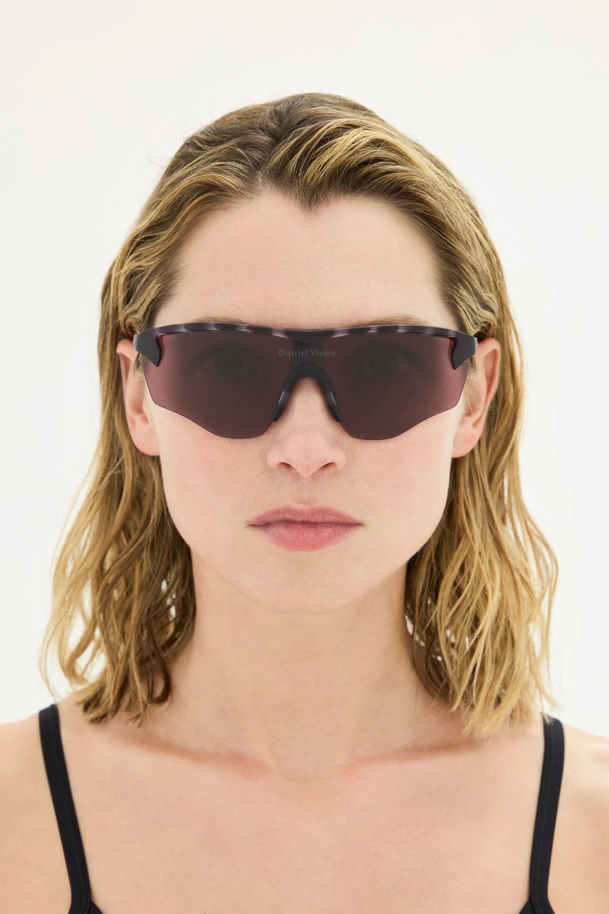 DVG003-Nightshade Tortoise_D+ Black Rose_lifestyle_06